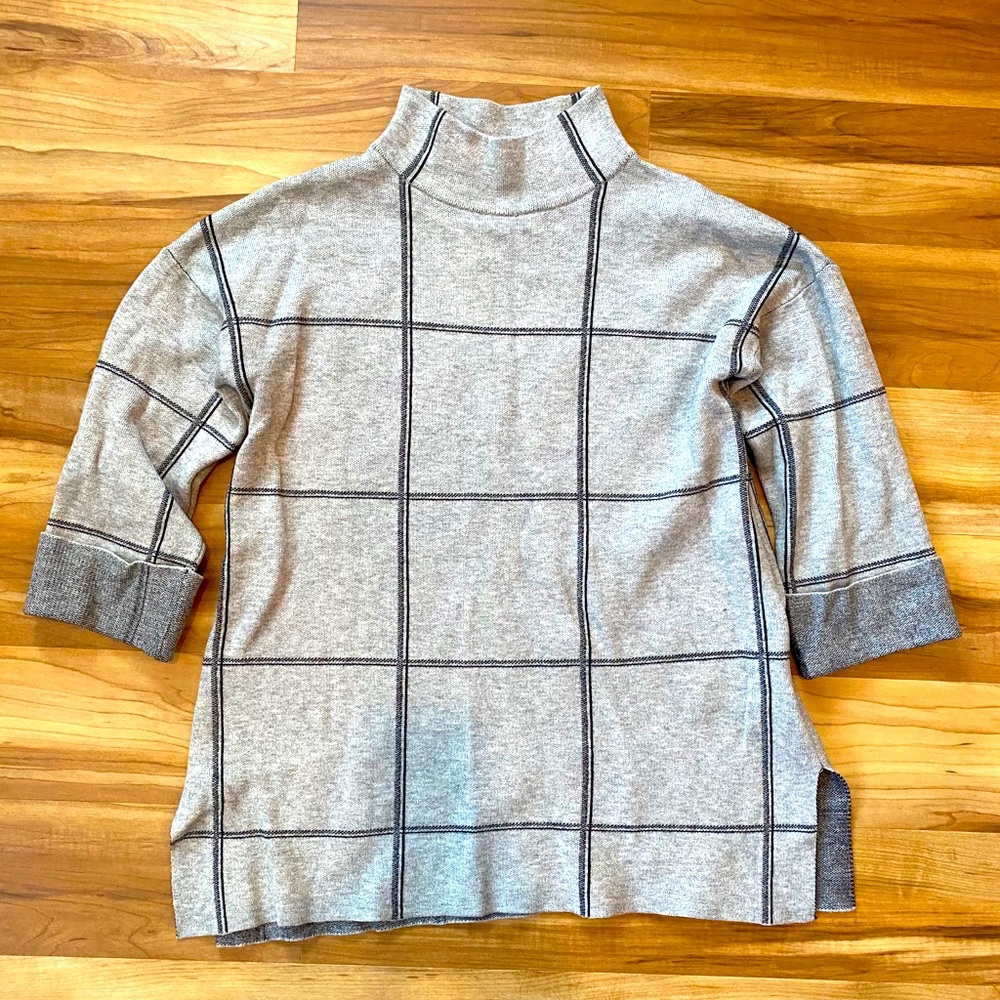 Tahari sweater